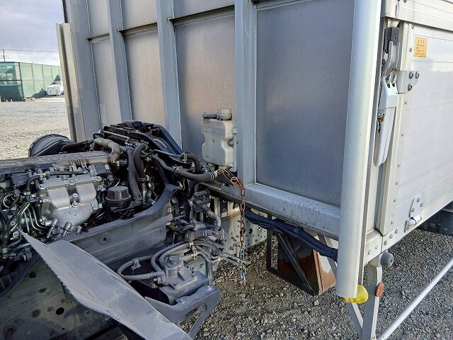 三菱ふそうファイターアルミウイング中型（4t）[写真20]