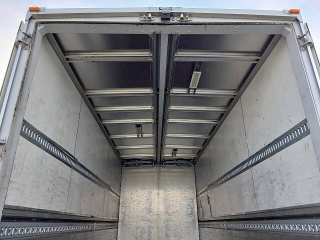 三菱ふそうファイターアルミウイング中型（4t）[写真38]