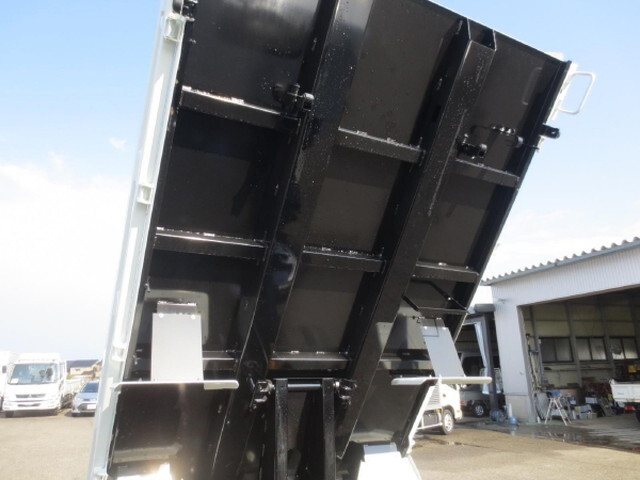 三菱ふそうキャンターダンプ小型（2t・3t）[写真11]