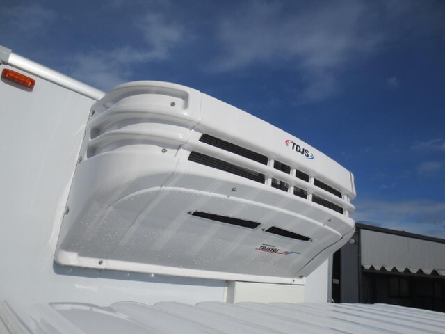 日野レンジャー冷凍車（冷蔵車）中型（4t）[写真12]