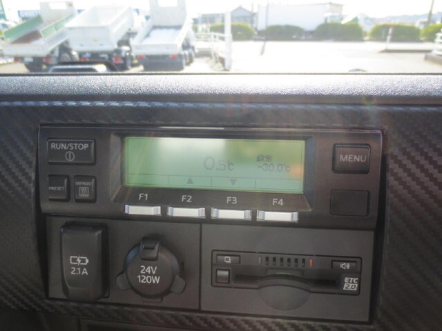 日野レンジャー冷凍車（冷蔵車）中型（4t）[写真14]