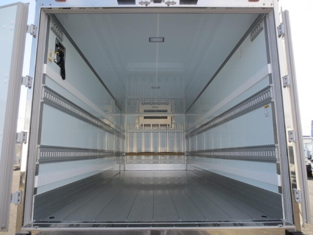 日野レンジャー冷凍車（冷蔵車）中型（4t）[写真09]