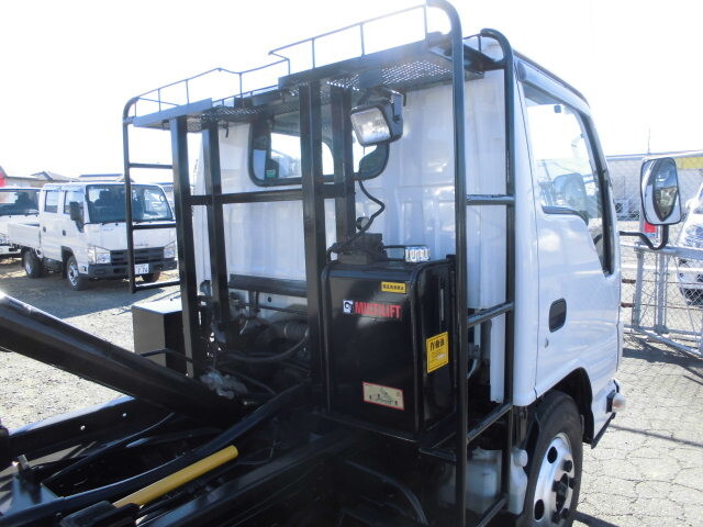 いすゞエルフコンテナ専用車小型（2t・3t）[写真13]