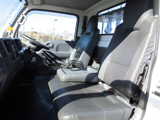 いすゞエルフコンテナ専用車小型（2t・3t）[写真30]