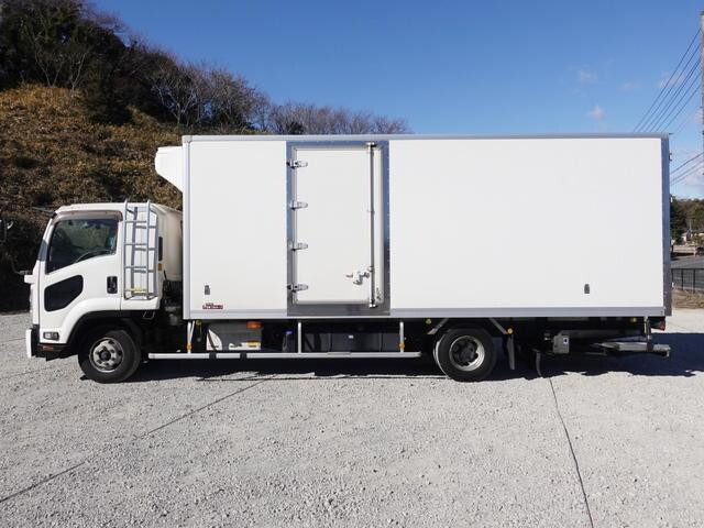 いすゞフォワード冷凍車（冷蔵車）中型（4t）[写真10]