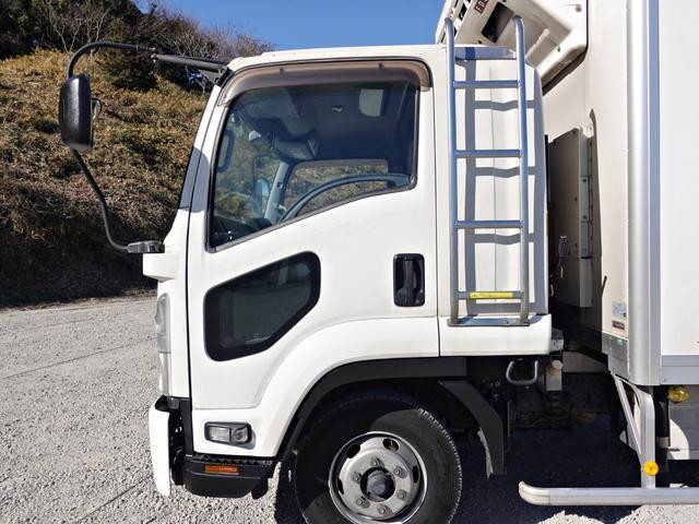 いすゞフォワード冷凍車（冷蔵車）中型（4t）[写真12]