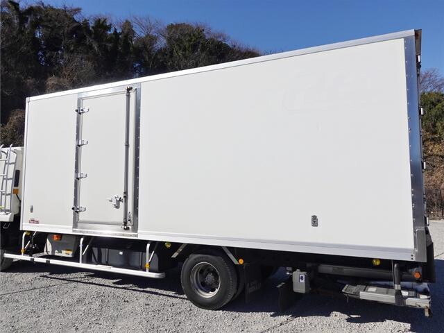 いすゞフォワード冷凍車（冷蔵車）中型（4t）[写真09]