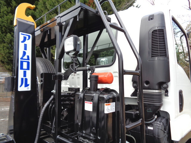 いすゞフォワードコンテナ専用車中型（4t）[写真08]