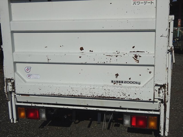 いすゞエルフダブルキャブ（Wキャブ）小型（2t・3t）[写真10]