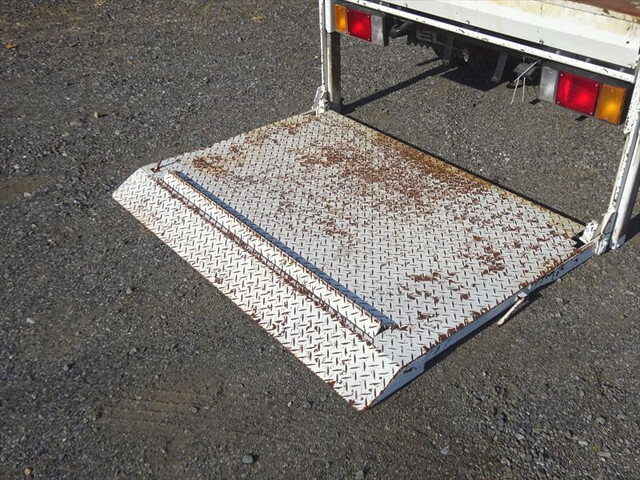 いすゞエルフダブルキャブ（Wキャブ）小型（2t・3t）[写真12]