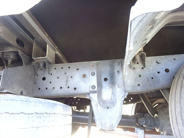 いすゞエルフダブルキャブ（Wキャブ）小型（2t・3t）[写真04]