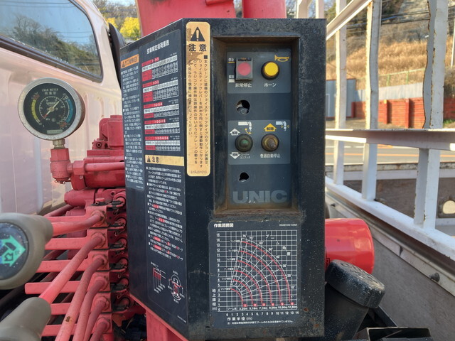 三菱ふそうキャンタークレーン6段小型（2t・3t）[写真15]