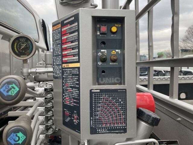 三菱ふそうキャンタークレーン6段小型（2t・3t）[写真17]