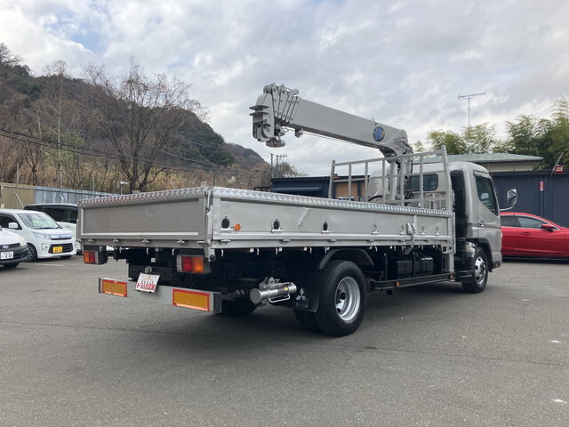 三菱ふそうキャンタークレーン6段小型（2t・3t）[写真02]