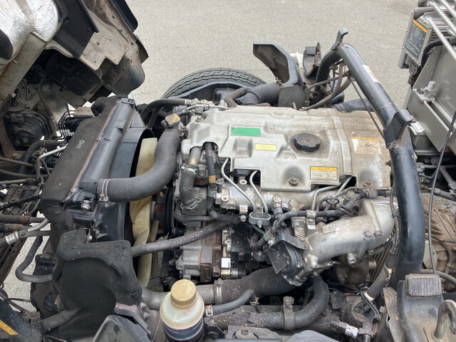 三菱ふそうキャンタークレーン6段小型（2t・3t）[写真28]