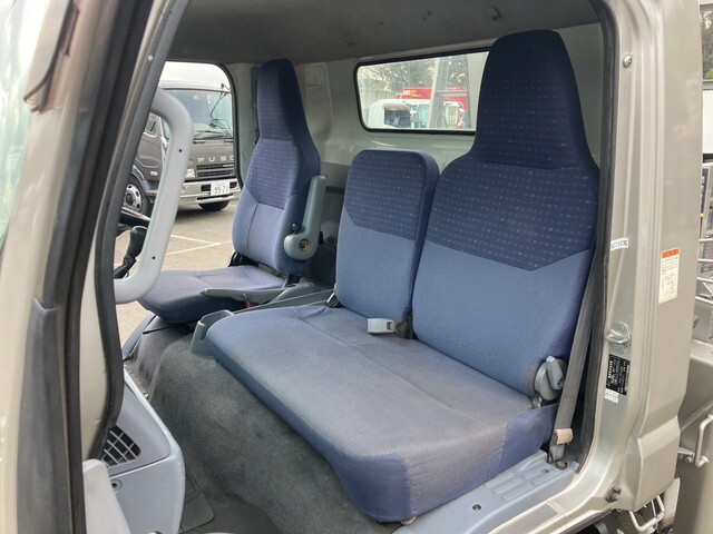 三菱ふそうキャンタークレーン6段小型（2t・3t）[写真31]