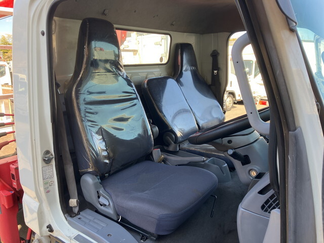 三菱ふそうキャンタークレーン6段小型（2t・3t）[写真33]