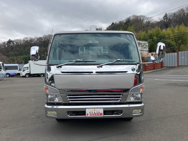 三菱ふそうキャンタークレーン6段小型（2t・3t）[写真05]