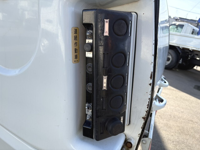UDトラックスカゼットパッカー車（塵芥車）小型（2t・3t）[写真11]
