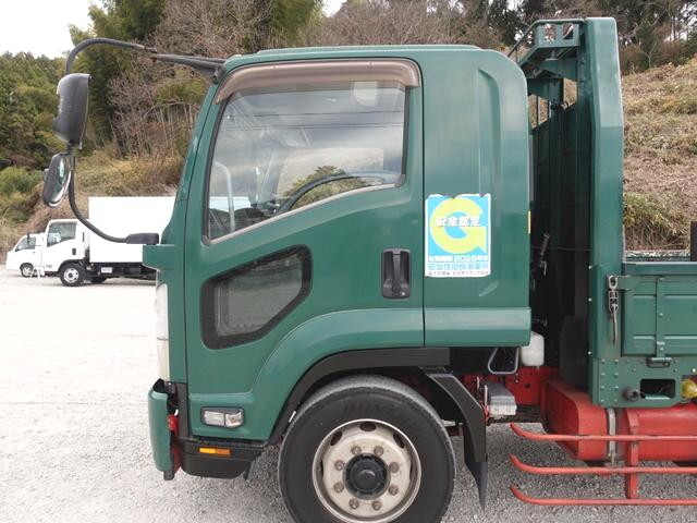 いすゞフォワード平ボディ増トン（6t・8t）[写真13]