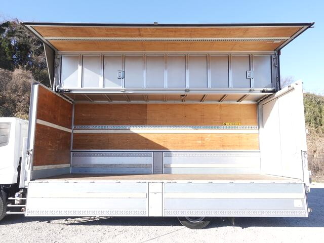 UDトラックスコンドルアルミウイング増トン（6t・8t）[写真12]