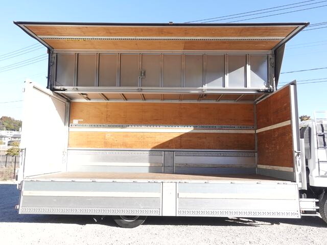 UDトラックスコンドルアルミウイング増トン（6t・8t）[写真13]