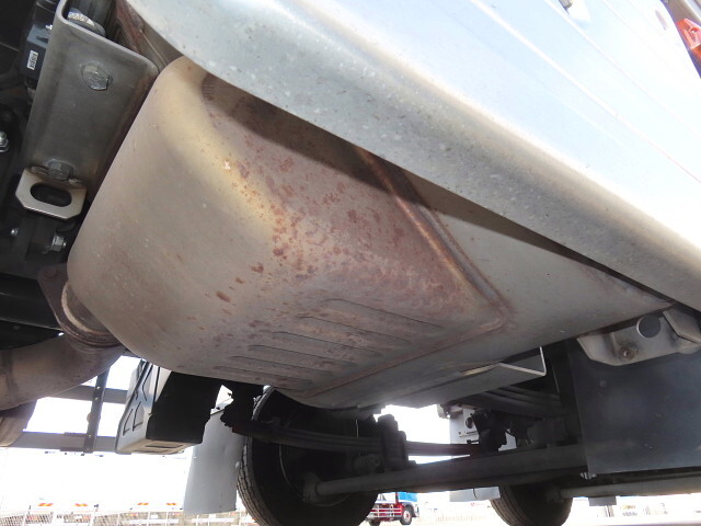 いすゞギガアルミウイング大型（10t）[写真15]