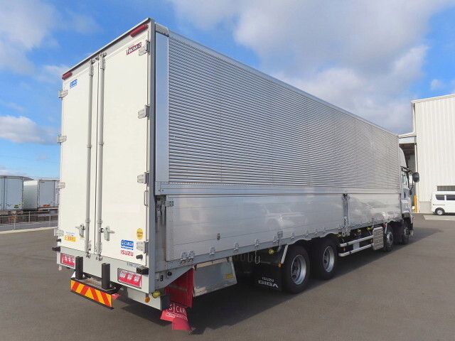 いすゞギガアルミウイング大型（10t）[写真02]