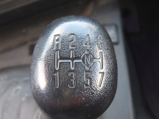 いすゞギガアルミウイング大型（10t）[写真27]