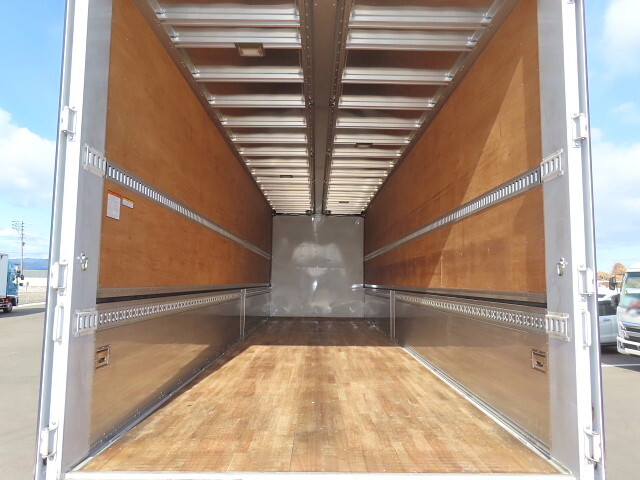 いすゞギガアルミウイング大型（10t）[写真31]