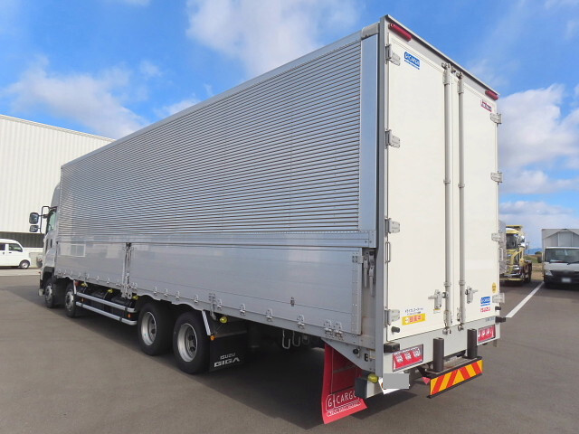 いすゞギガアルミウイング大型（10t）[写真04]