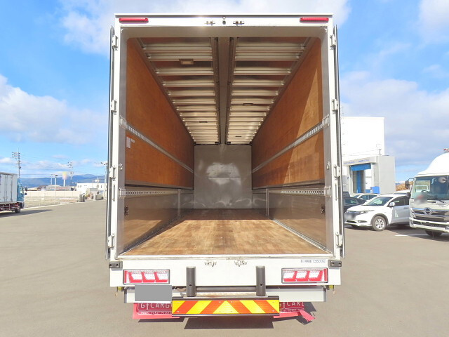 いすゞギガアルミウイング大型（10t）[写真07]