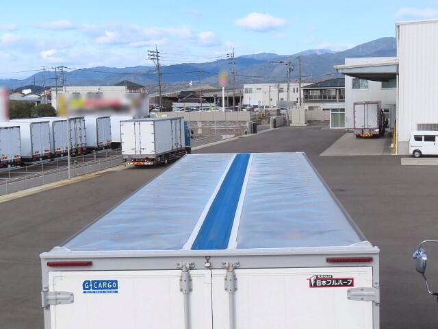 いすゞギガアルミウイング大型（10t）[写真08]