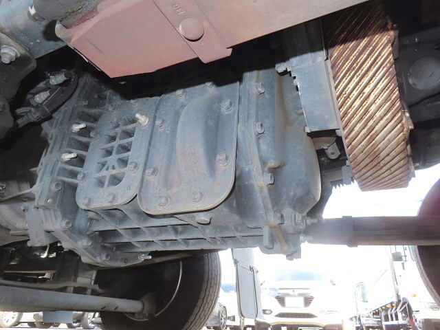 いすゞギガアルミウイング大型（10t）[写真09]