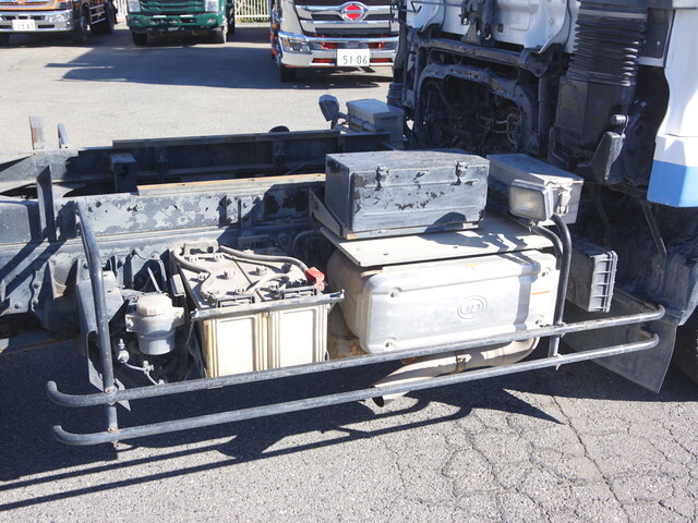 UDトラックスコンドル深ダンプ（土砂禁ダンプ）中型（4t）[写真15]