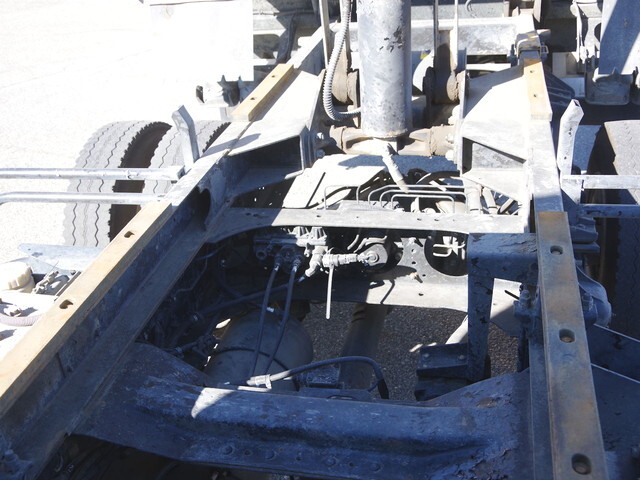 UDトラックスコンドル深ダンプ（土砂禁ダンプ）中型（4t）[写真08]