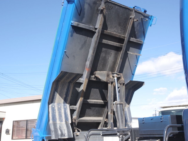 三菱ふそうファイターダンプ中型（4t）[写真11]