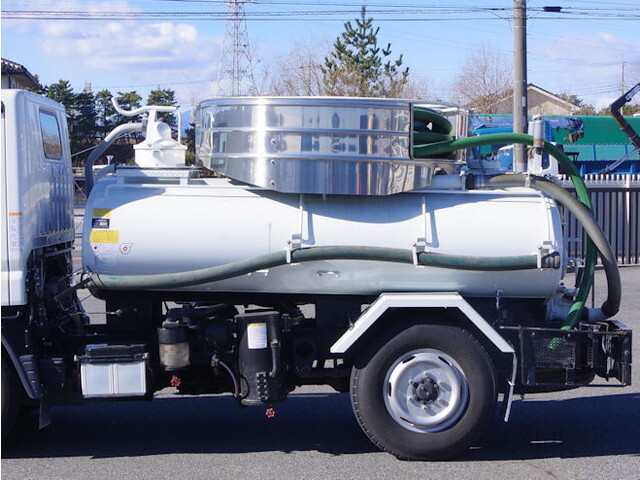三菱ふそうキャンターバキュームカー小型（2t・3t）[写真18]