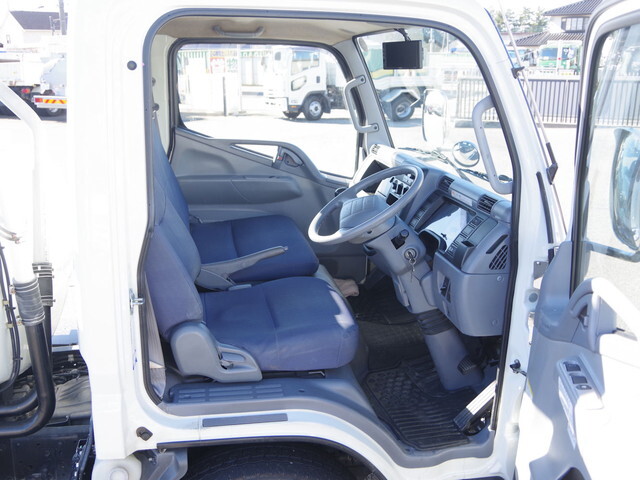 三菱ふそうキャンターバキュームカー小型（2t・3t）[写真27]