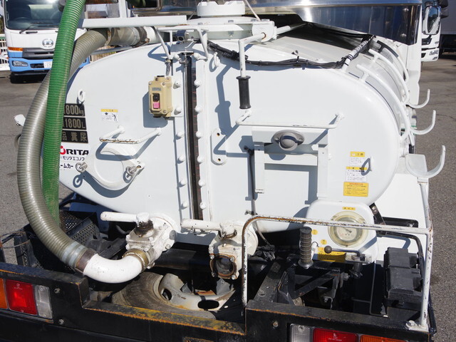 三菱ふそうキャンターバキュームカー小型（2t・3t）[写真09]