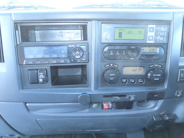 いすゞフォワード冷凍車（冷蔵車）増トン（6t・8t）[写真25]