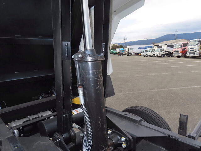 いすゞフォワードダンプ中型（4t）[写真28]