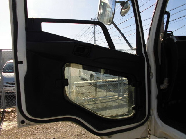 三菱ふそうファイターダンプ中型（4t）[写真28]