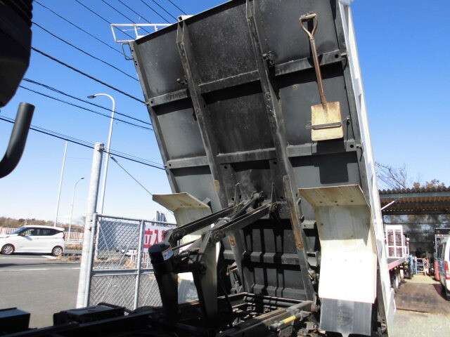 三菱ふそうファイターダンプ中型（4t）[写真06]