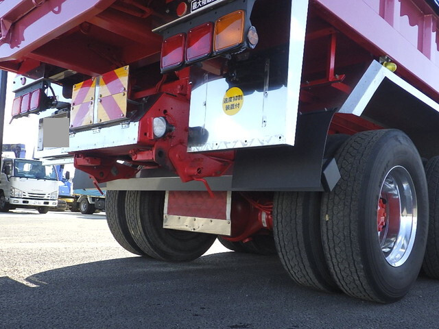 いすゞギガダンプ大型（10t）[写真10]