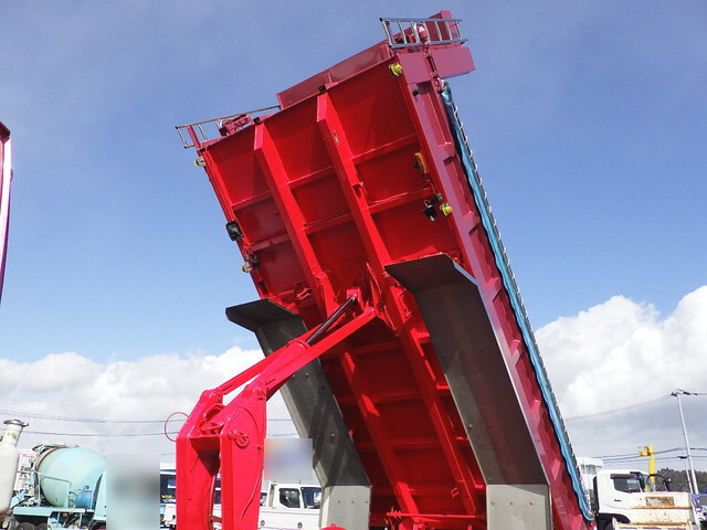 いすゞギガダンプ大型（10t）[写真16]