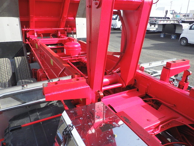 いすゞギガダンプ大型（10t）[写真19]