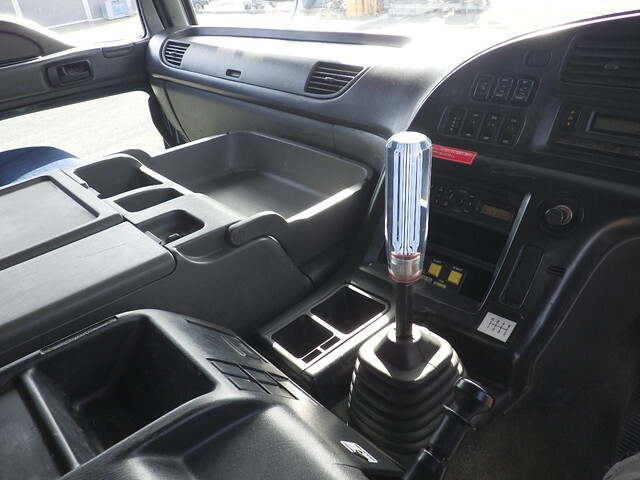 いすゞギガダンプ大型（10t）[写真26]