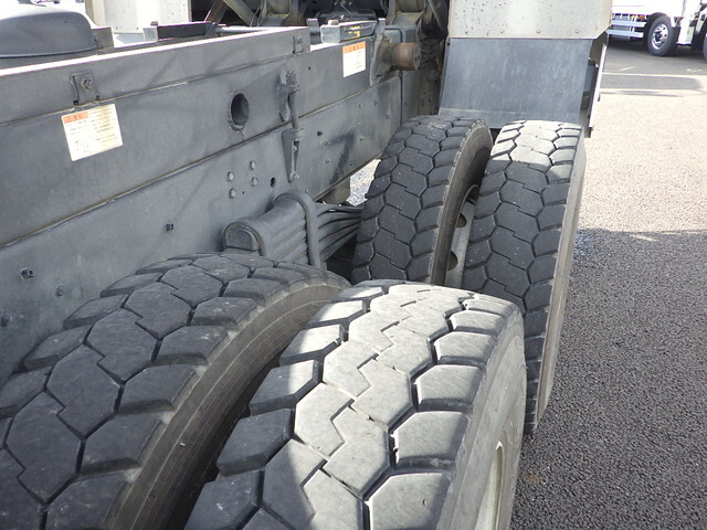 いすゞギガダンプ大型（10t）[写真20]