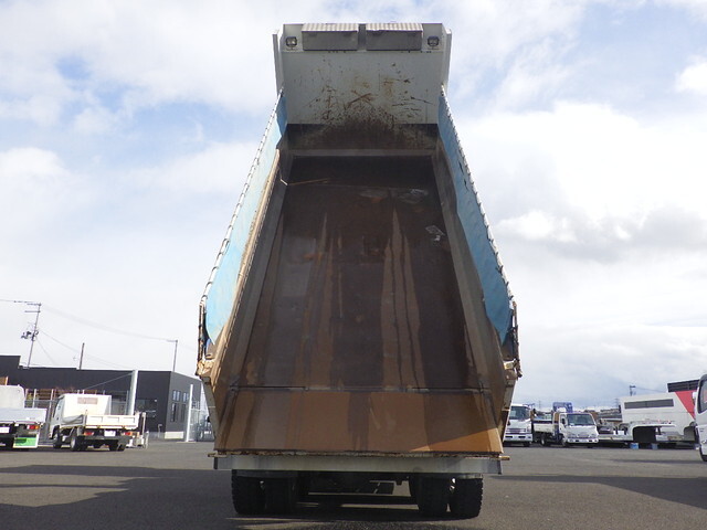 いすゞギガダンプ大型（10t）[写真08]